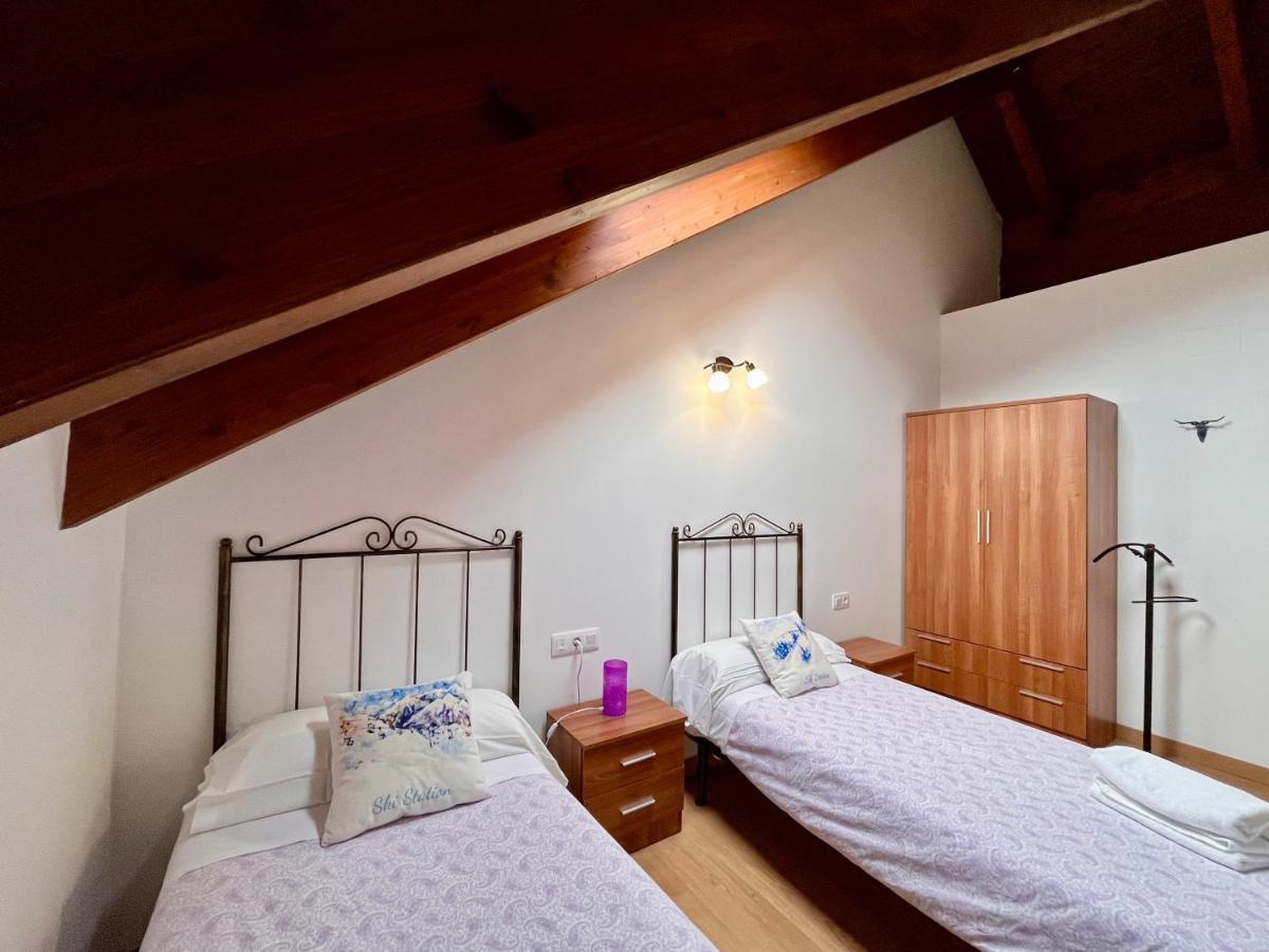 Bpirineos-Ardones Appartement Benasque Buitenkant foto